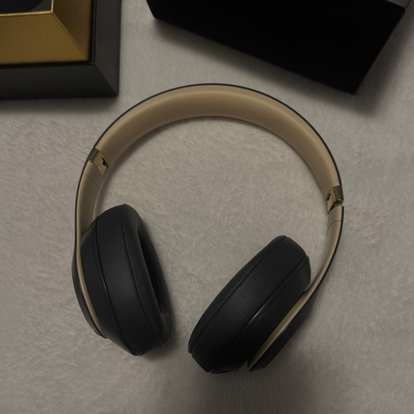 Beats Studio3 Noise Cancelling - Picture 4 of 5